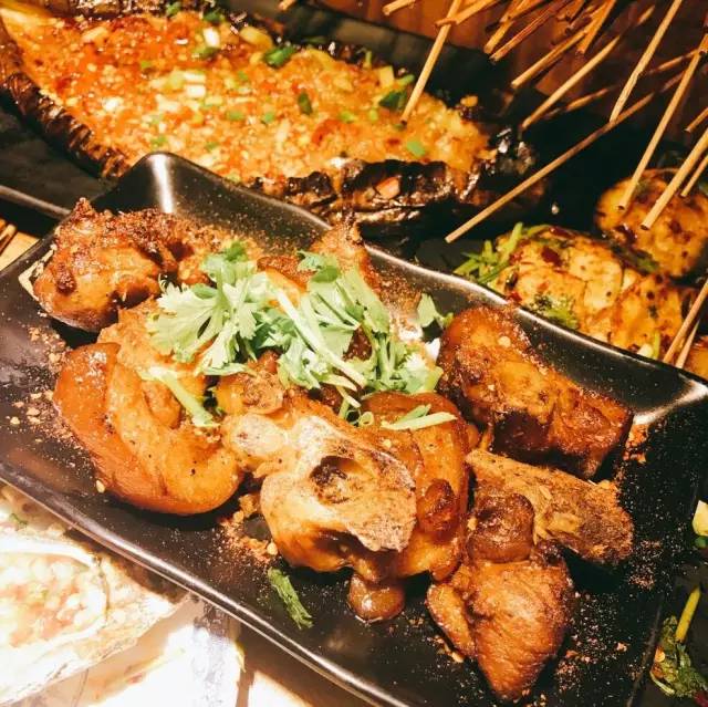 北京十大必吃连锁店,京城最火的12家撸串圣地