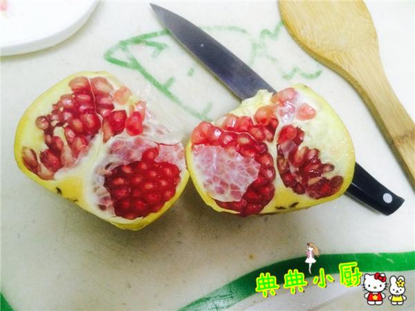 想要快速剥出粒粒分明的石榴，这个小窍门请收好！
