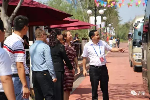 蹴鞠体育节开幕式,齐文化博物院蹴鞠表演队