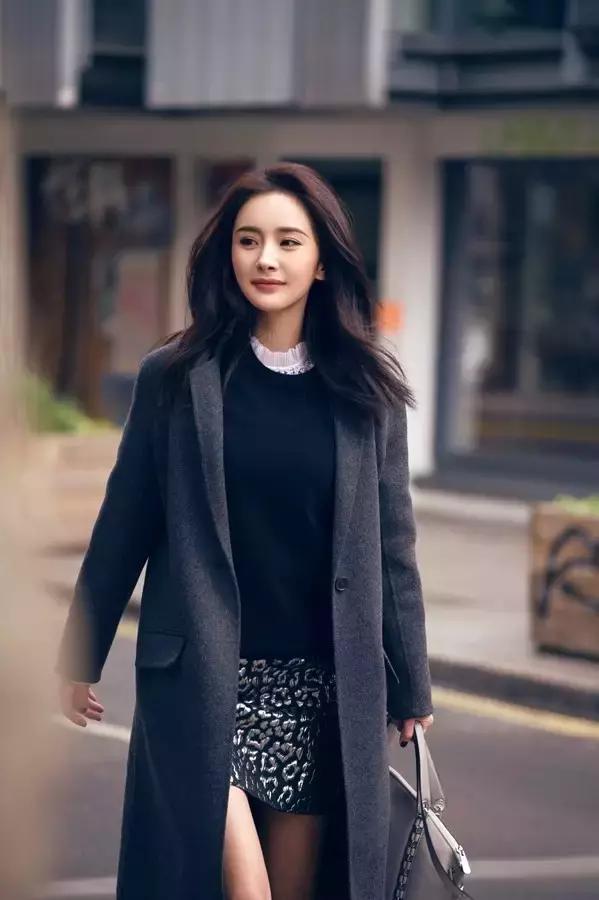 带货女王杨幂又出新花样了,杨幂私服带货