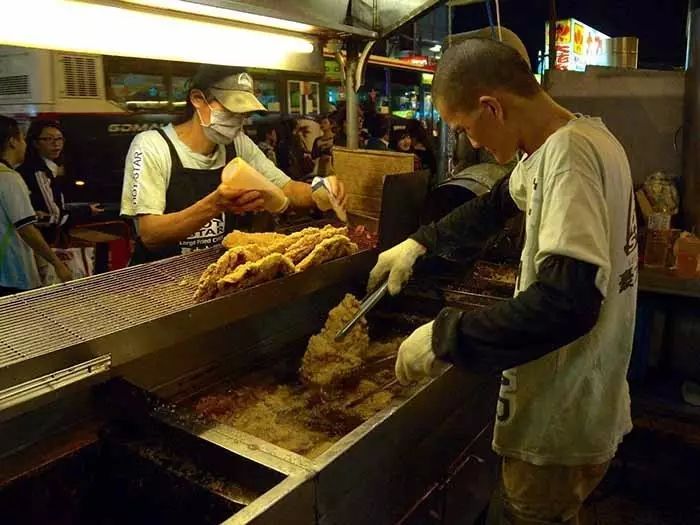 加盟小吃行业需要了解准备什么,开小吃加盟店需要考虑什么