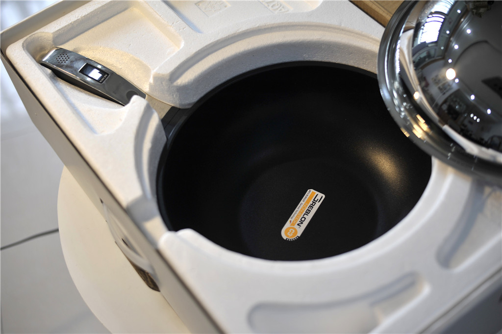 不会烧菜怎么办?这个智能锅比单看菜谱靠谱得多