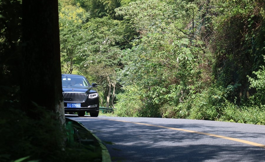 气场十足新一代红旗h7实车图流出,红旗h7感受