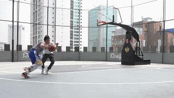 考辛斯低位单打技巧,考辛斯打法风格技术特点