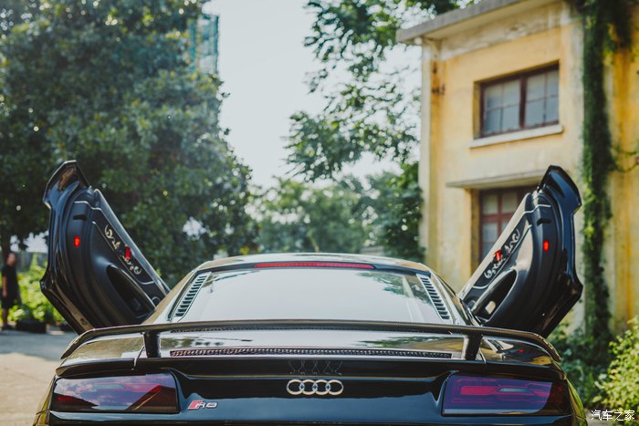 路西斯之星奥迪r8,奥迪r8帝王