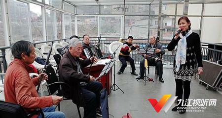 不靠谱的乐团完整版,史上最不靠谱的乐队