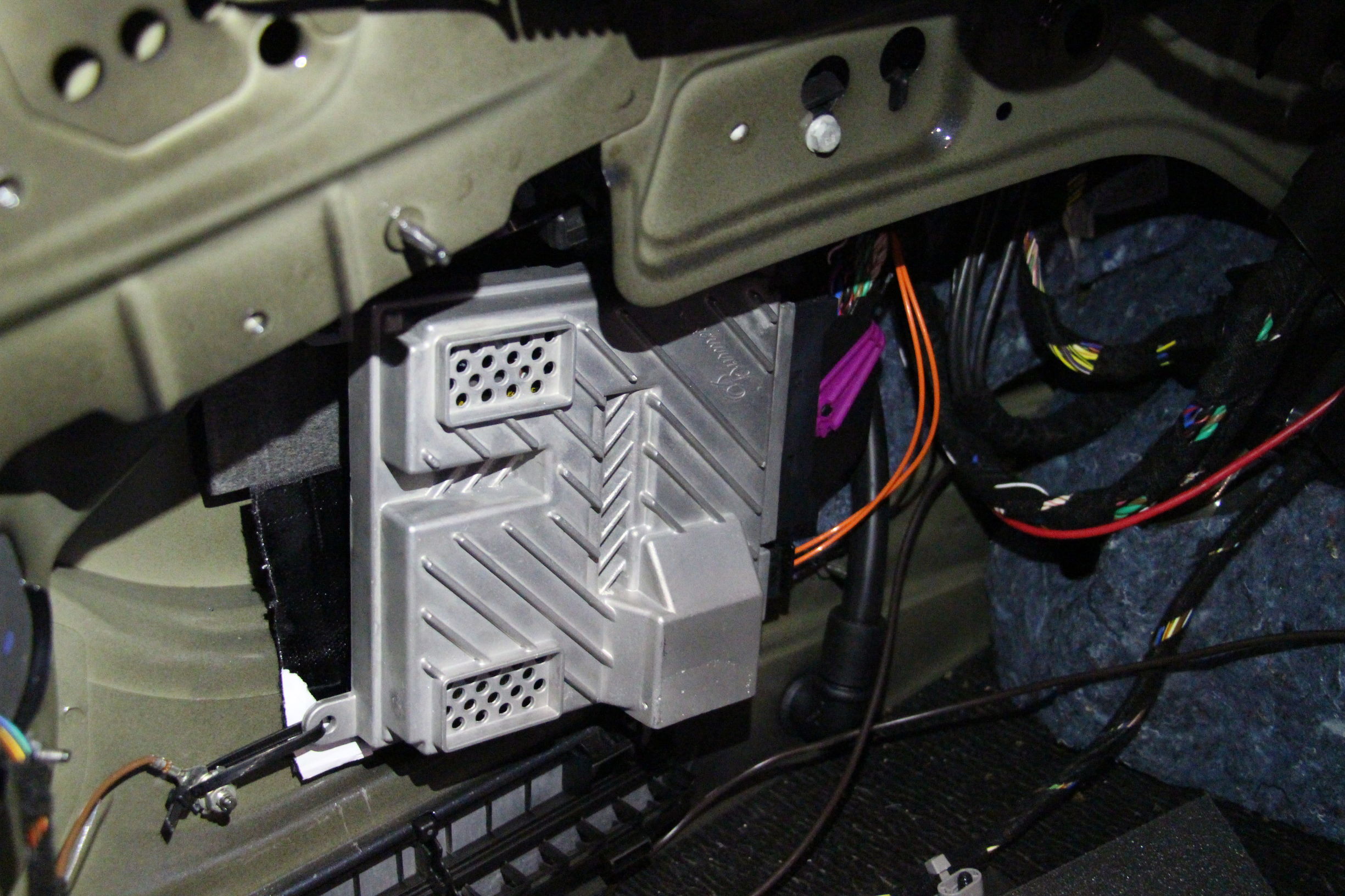 奔驰e普通音响和柏林之声区别,新奔驰e300柏林之声