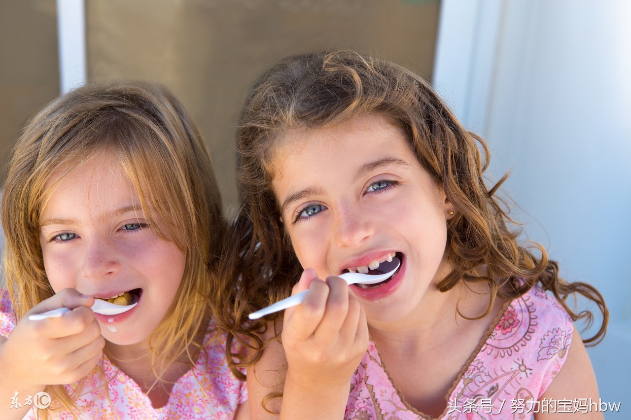 出现过敏性鼻炎该怎么办,哪些东西容易导致小孩过敏性鼻炎