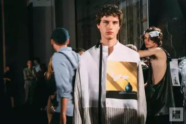 潮牌vetements带俄罗斯字母,vetement官方旗舰店潮牌