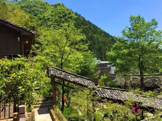 30年间从学徒到大师，46岁他隐居黄山脚下匠心造出2000㎡避世山居