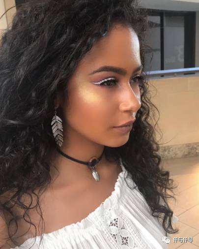 蕾哈娜彩妆真的好用吗,蕾哈娜自创彩妆品牌有哪些