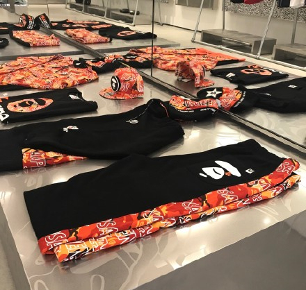 不甘做支线争上位？Aape洛杉矶新店要从Supreme碗里抢钱？