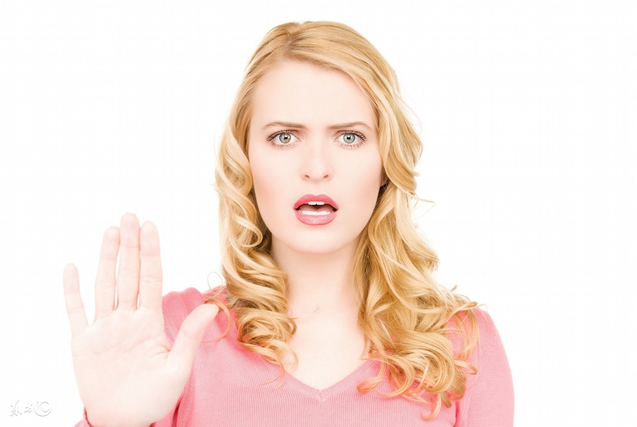 月经颜色发黑怎么调理女性,中年女性例假血量少颜色发黑