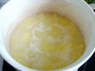 怎么熬小米粥商用,专门讨教了煮小米粥的秘诀