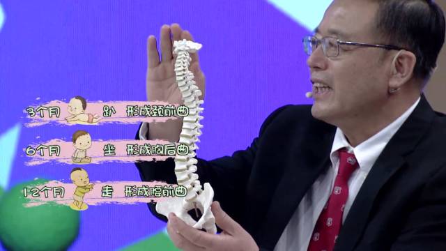 警惕！这2种坐姿，可能导致宝宝驼背、罗圈腿、内八字……