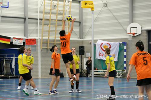 膝关节损伤要静养还是恢复训练,膝关节稳定训练避免运动损伤