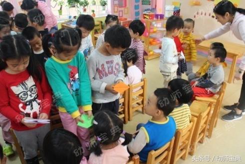 幼儿园小手拉大手主题活动计划,小班主题活动大手牵小手