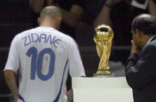 足球竞彩失败悲情时刻,足球史上最悲情的10大瞬间