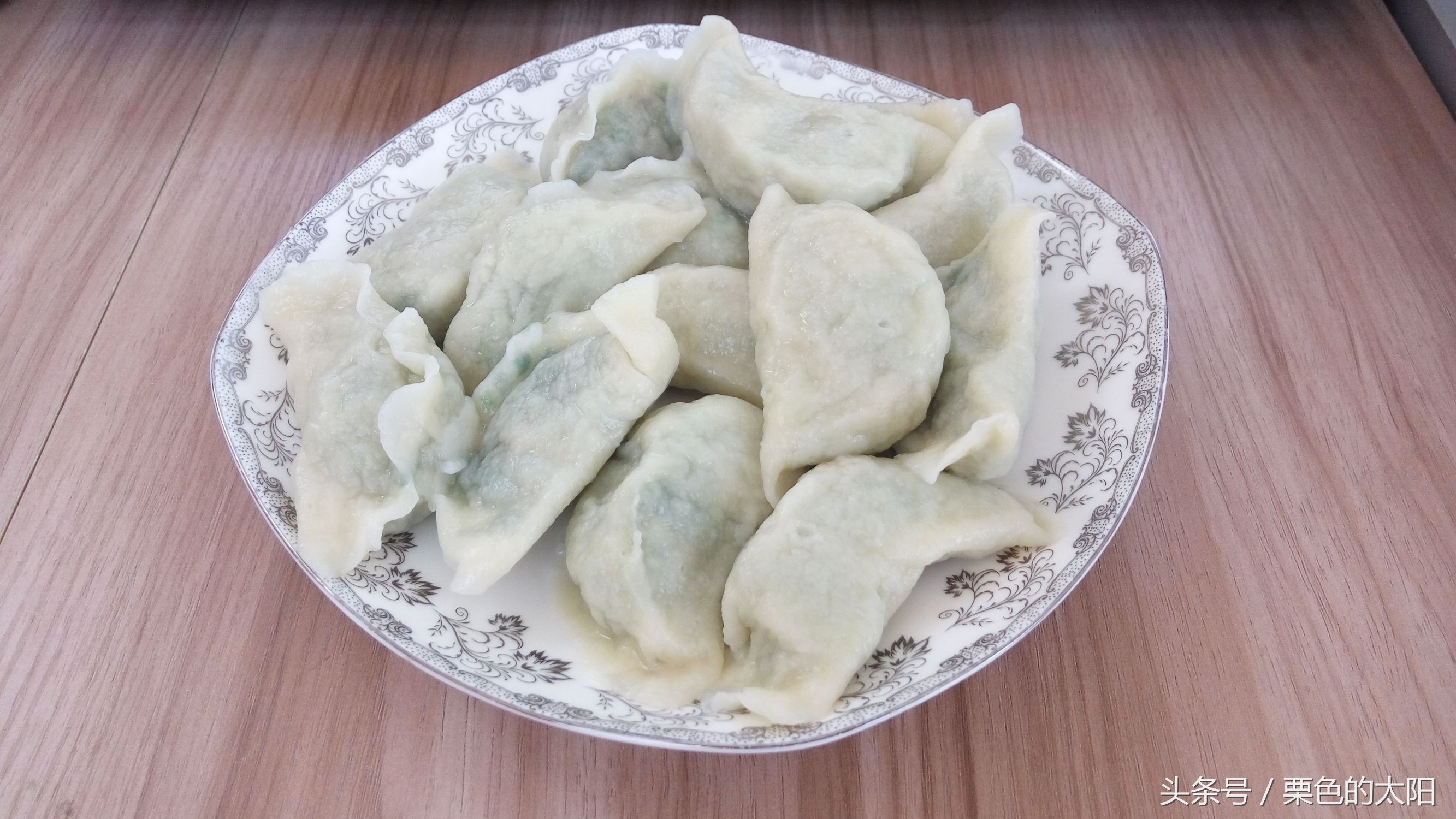 韭菜和茴香苗调馅怎样不出汤,茴香鸡蛋韭菜馅饺子怎么做最香