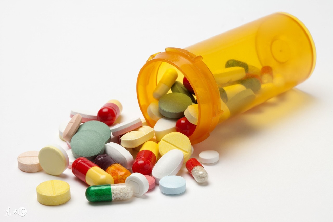 知乎用户过亿，似乎风光无限，其实马上盛极转衰，水贴与广告齐飞