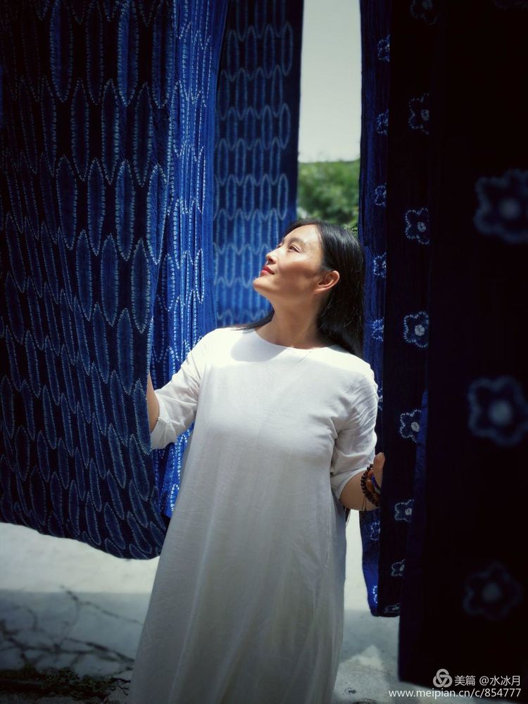 有一种蓝叫青花蓝,有一种颜色叫中国红