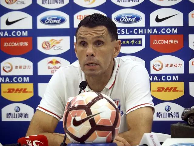 上海申花14轮不败继续领跑,申花惨遭上港6球横扫