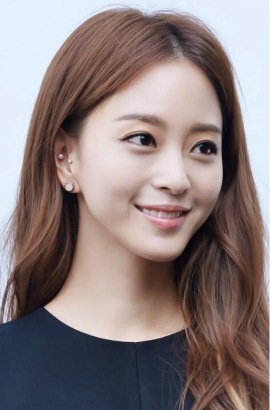 十位韩国女星素颜妆前后对比羡煞旁人女明星卸妆后什么样