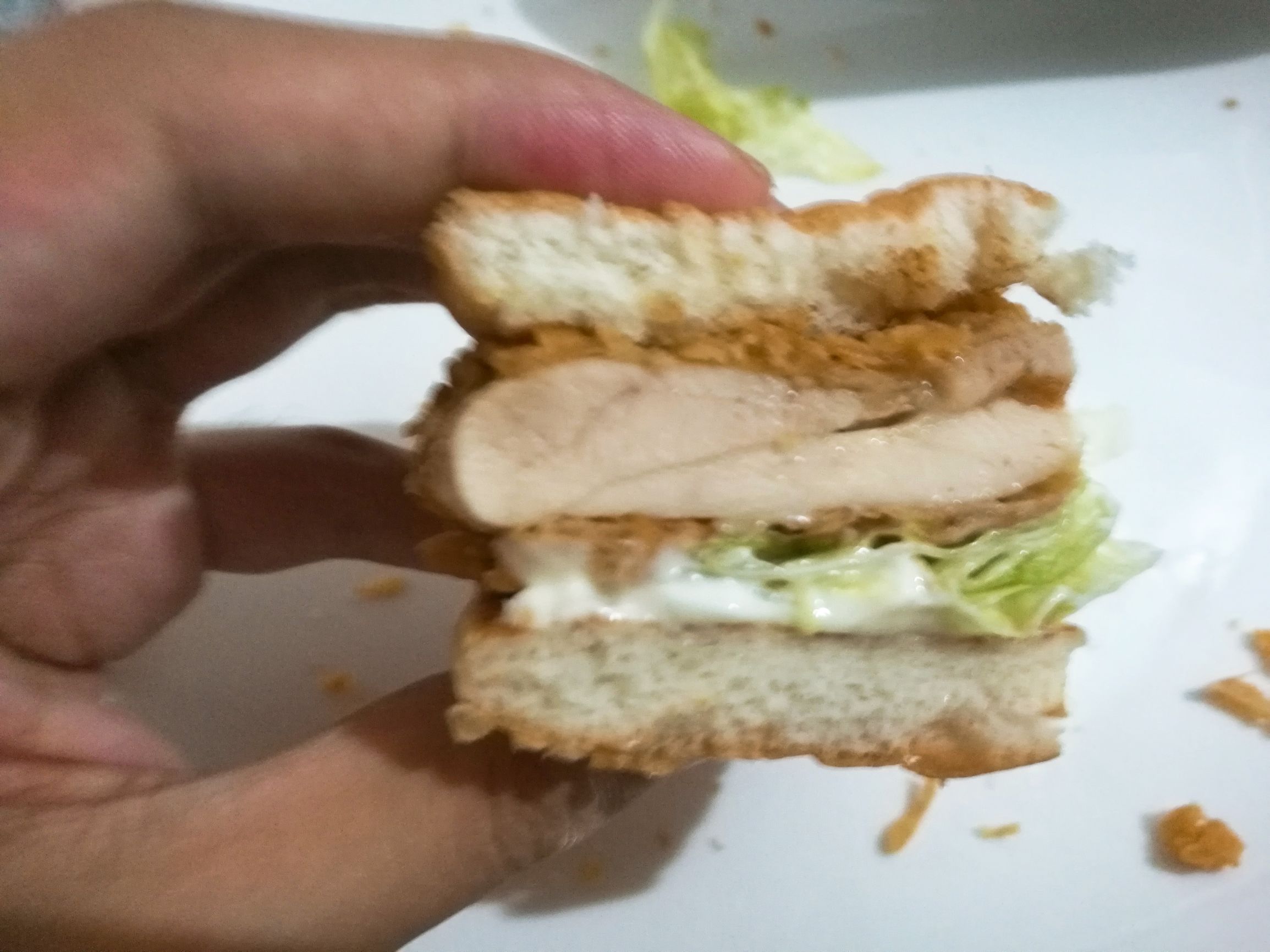 肯德基香辣鸡腿堡测评,肯德基原味鸡汉堡对比香辣鸡腿堡