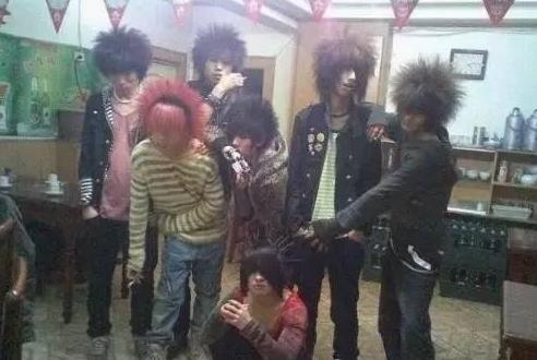 杀马特葬爱家族现在状况,杀马特葬爱家族动图