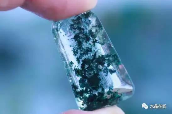 该怎么鉴别真水晶和假水晶,如何辨别真的水晶和假的水晶