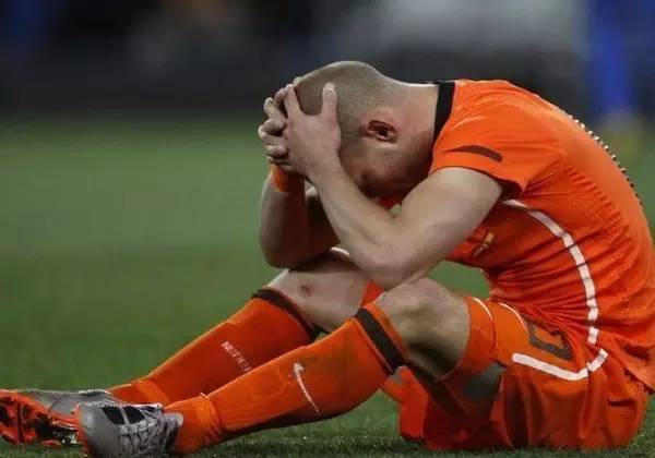 足球那些令人遗憾的场面,足球十大心酸时刻