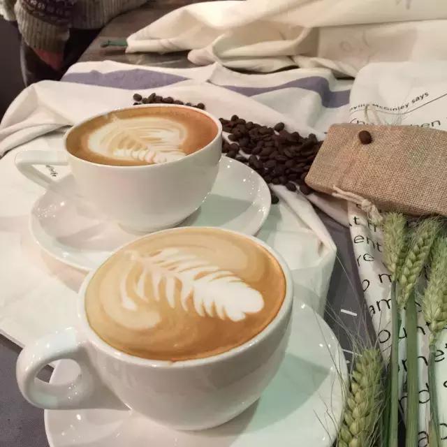 一杯咖啡的时间打动一个人,喝一杯咖啡慢慢品味人生