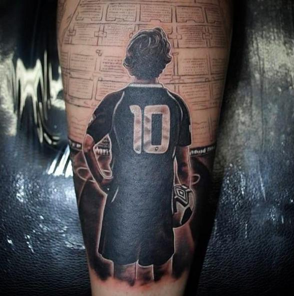 纹身的故事全集,足球纹身全过程
