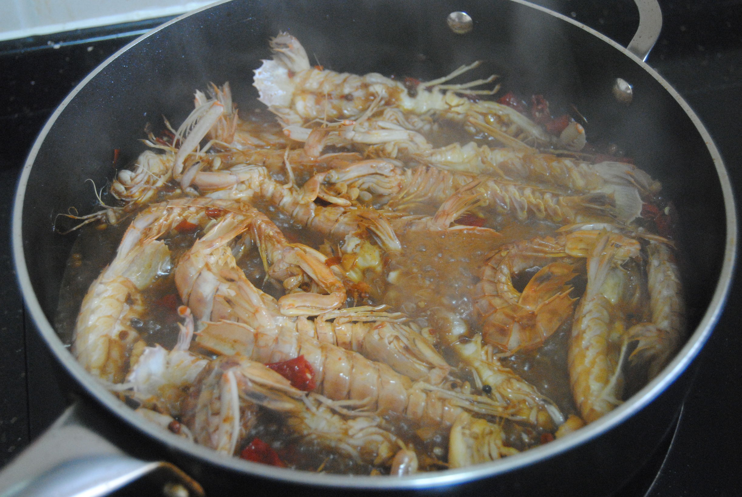 皮皮虾怎么做又麻又辣,呛皮皮虾的正确吃法