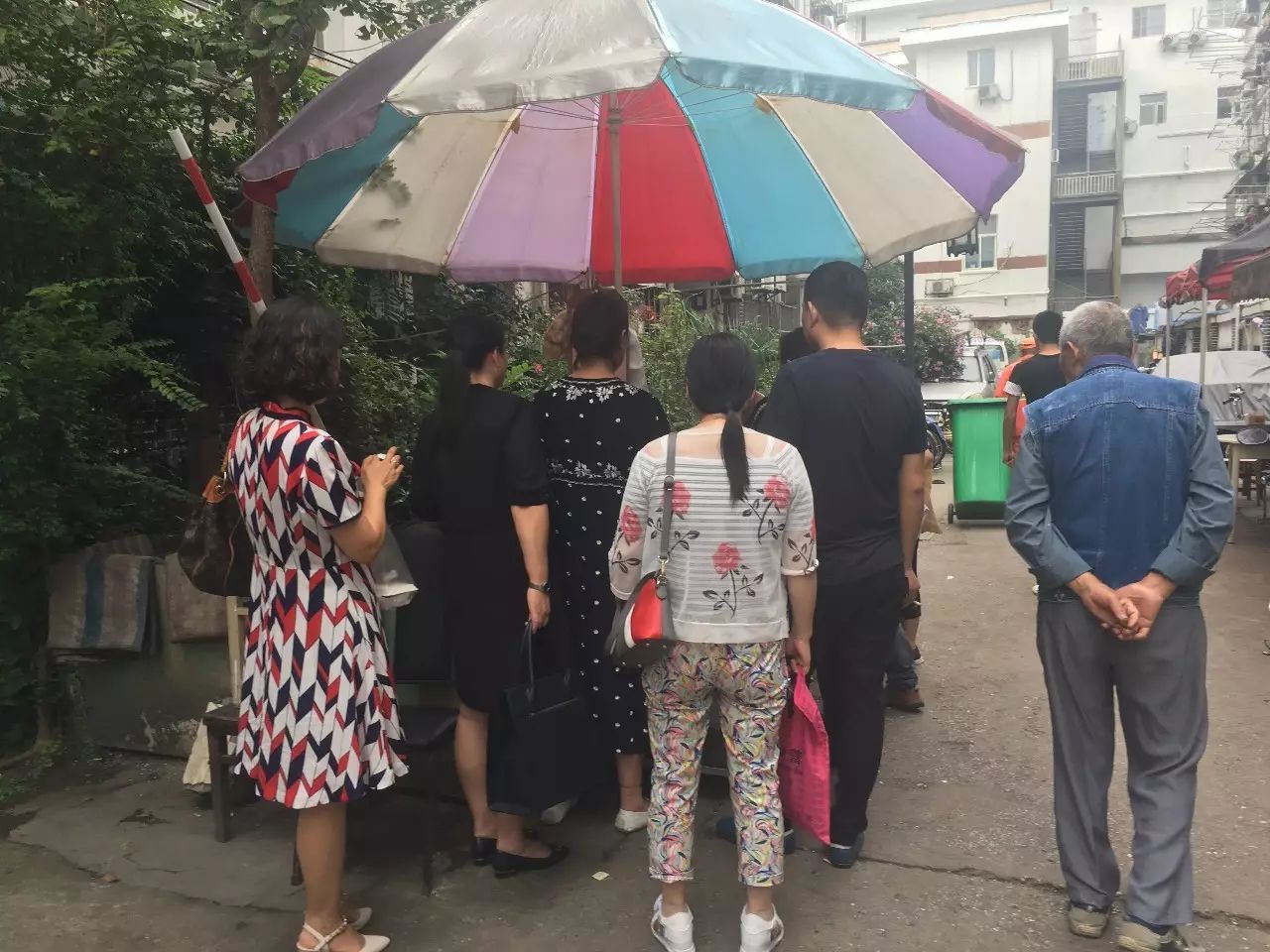 50块吃遍一条街,怀揣五千元