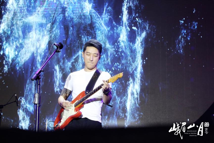 峨眉山音乐节,峨眉山月民谣音乐节直播