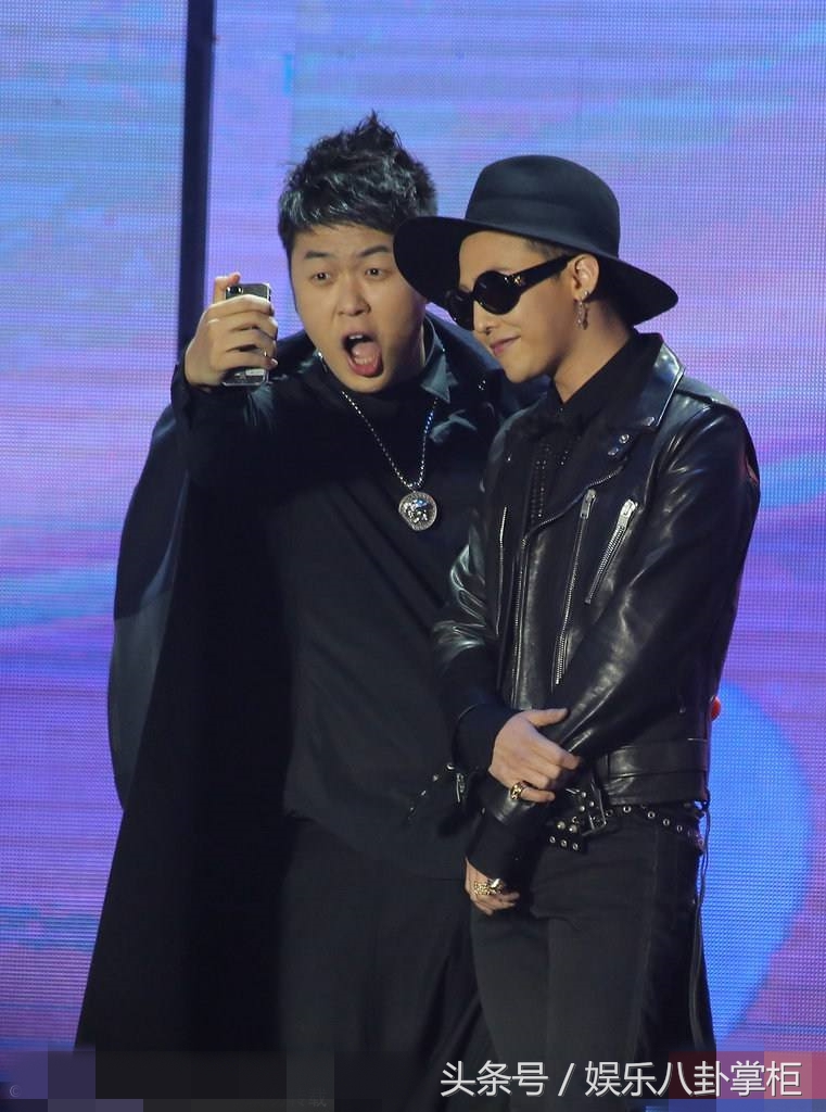 杜海涛在机场穿什么衣服,杜海涛机场同框