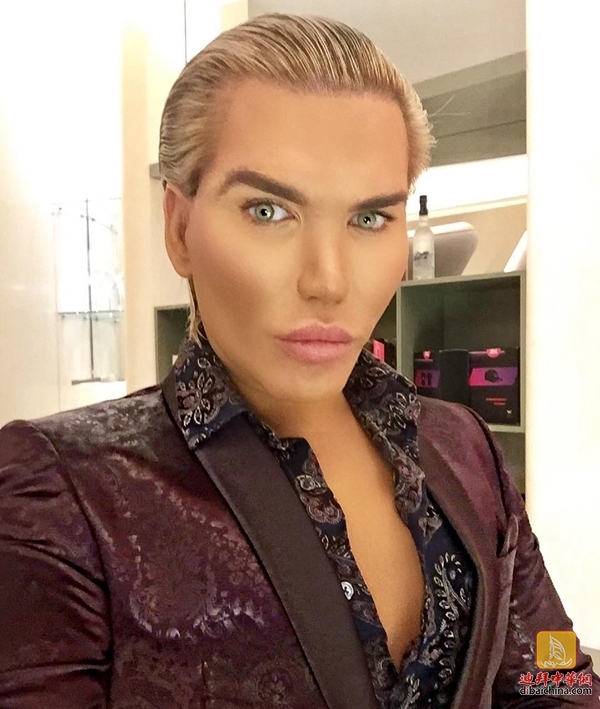 他花200万迪整成“芭比男友”因与护照不符在迪拜机场被拦截……