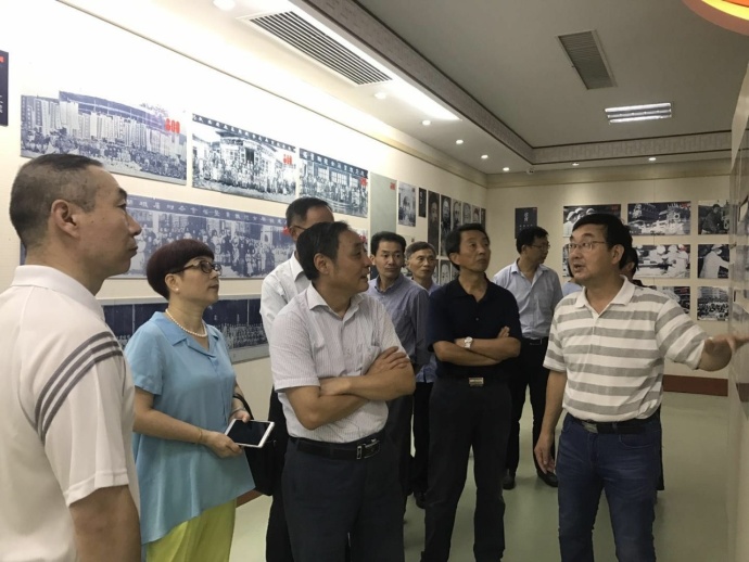 一种极冷僻的城市历史展，为何火在安庆？