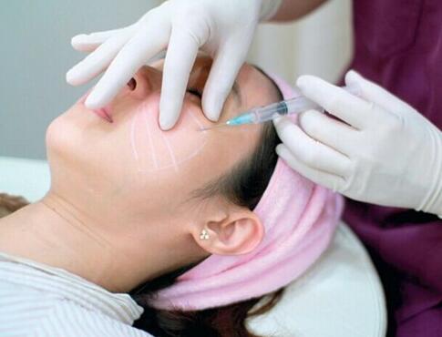 让女人保持青春漂亮的秘诀,让女人保持年轻的十大秘诀书单