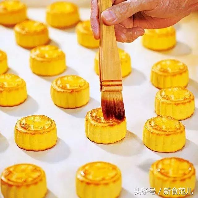 鄙视链顶端的奶黄月饼，香港名厨盲测打几分？
