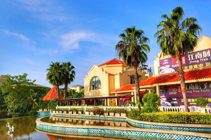 三亚天气一直显示下雨能去吗,十月中旬三亚天气下雨吗