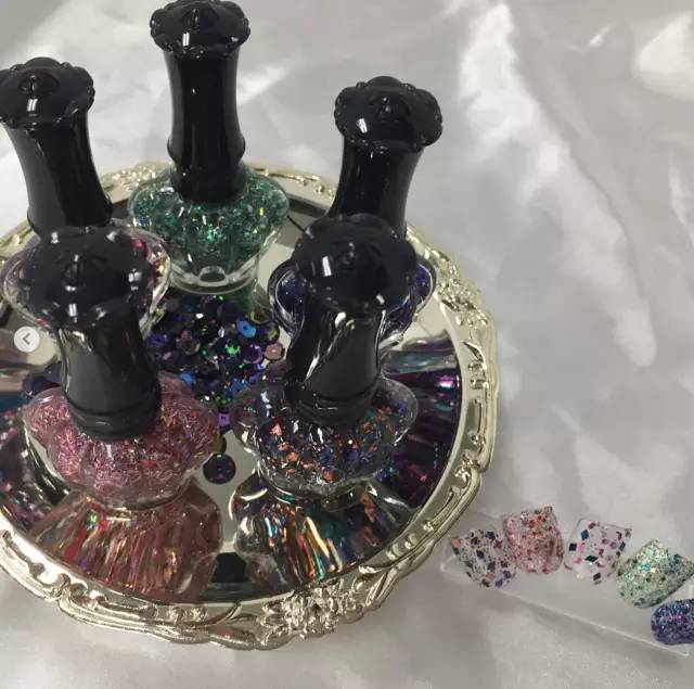 哪个牌子的圣诞限量款好,各个品牌的圣诞限定翻车