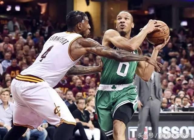 脚踝变向过人技巧图解,大幅度变向对脚踝的危害