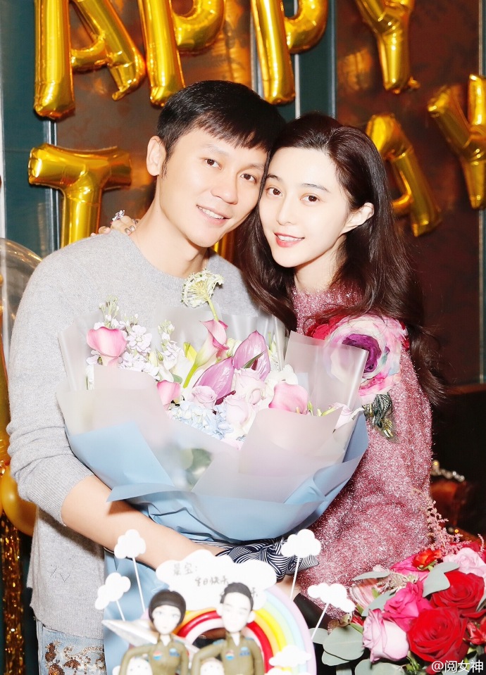 19岁出道,抱得美人归,转型当导演新作媲美《战狼2》成人生赢家