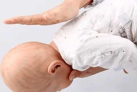 小孩感冒引发肺炎怎么治疗,儿童感冒引发肺炎怎么治