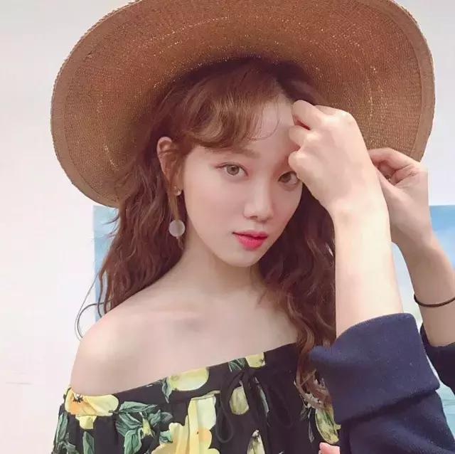 卷刘海自己怎么做,现在最火的刘海自制