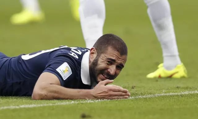 本泽马怎么回事,本泽马背过的锅