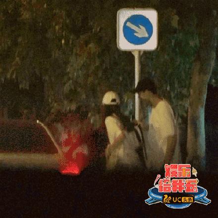 李现女友疑曝光，饭后一同回公寓，女方曾是校花