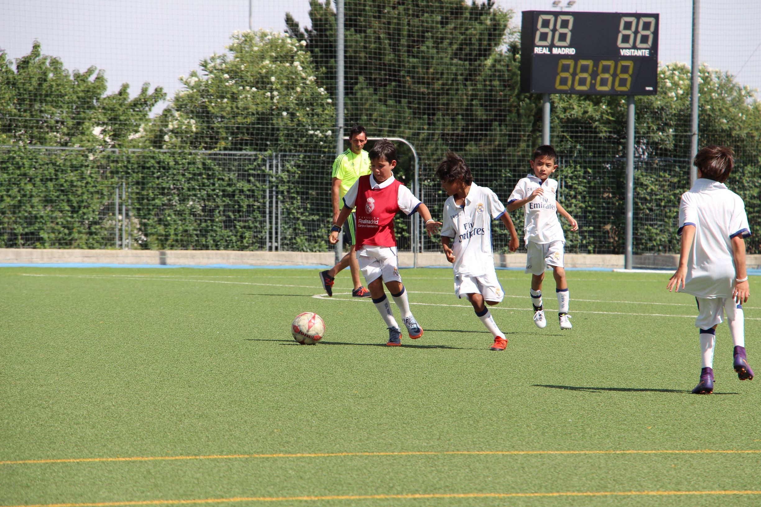 孩子几岁开始学踢球,踢足球几岁开始学最好